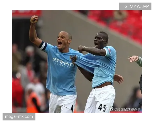 巴洛特利今天又换豪车了？和他那球场爆脾气比起来真是反差萌太大了吧！