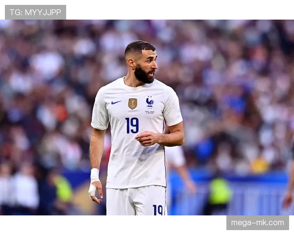 本泽马与德尚矛盾的根源：战术理念分歧与国家队角色适配困境